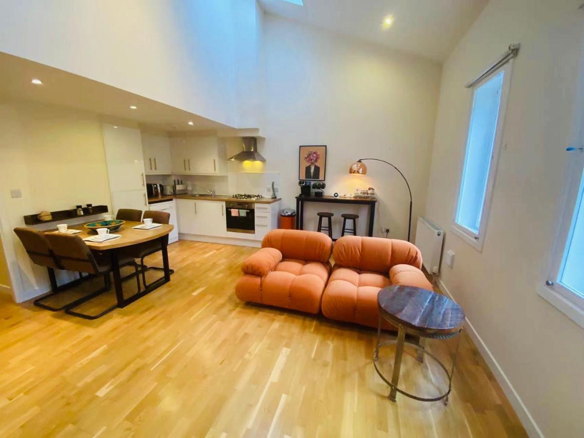 Appartamento 2 Bed 2 Bath With Private Parking Edimburgo Esterno foto