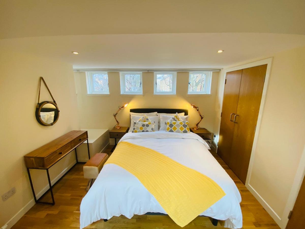 Appartamento 2 Bed 2 Bath With Private Parking Edimburgo Esterno foto