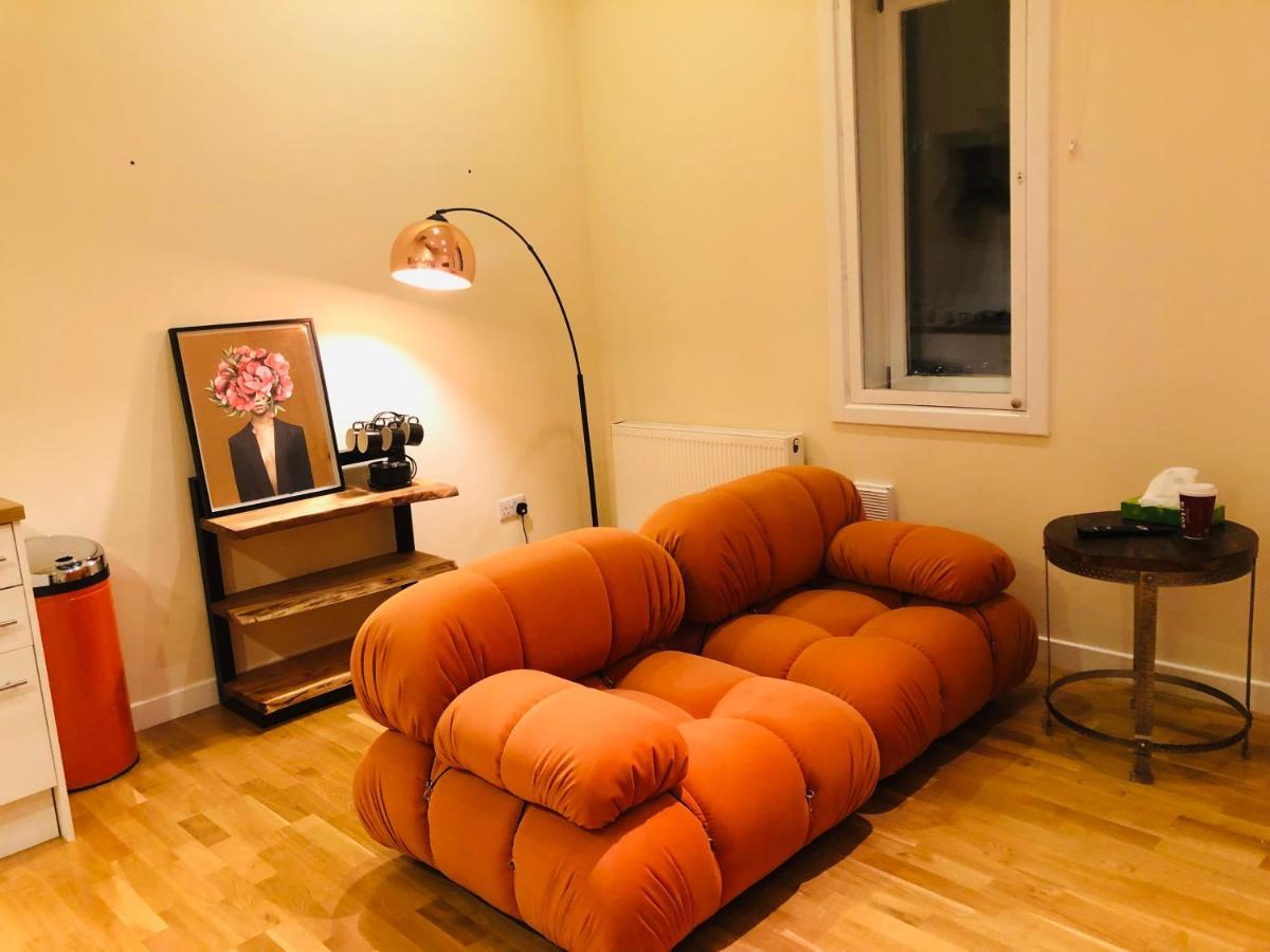 Appartamento 2 Bed 2 Bath With Private Parking Edimburgo Esterno foto