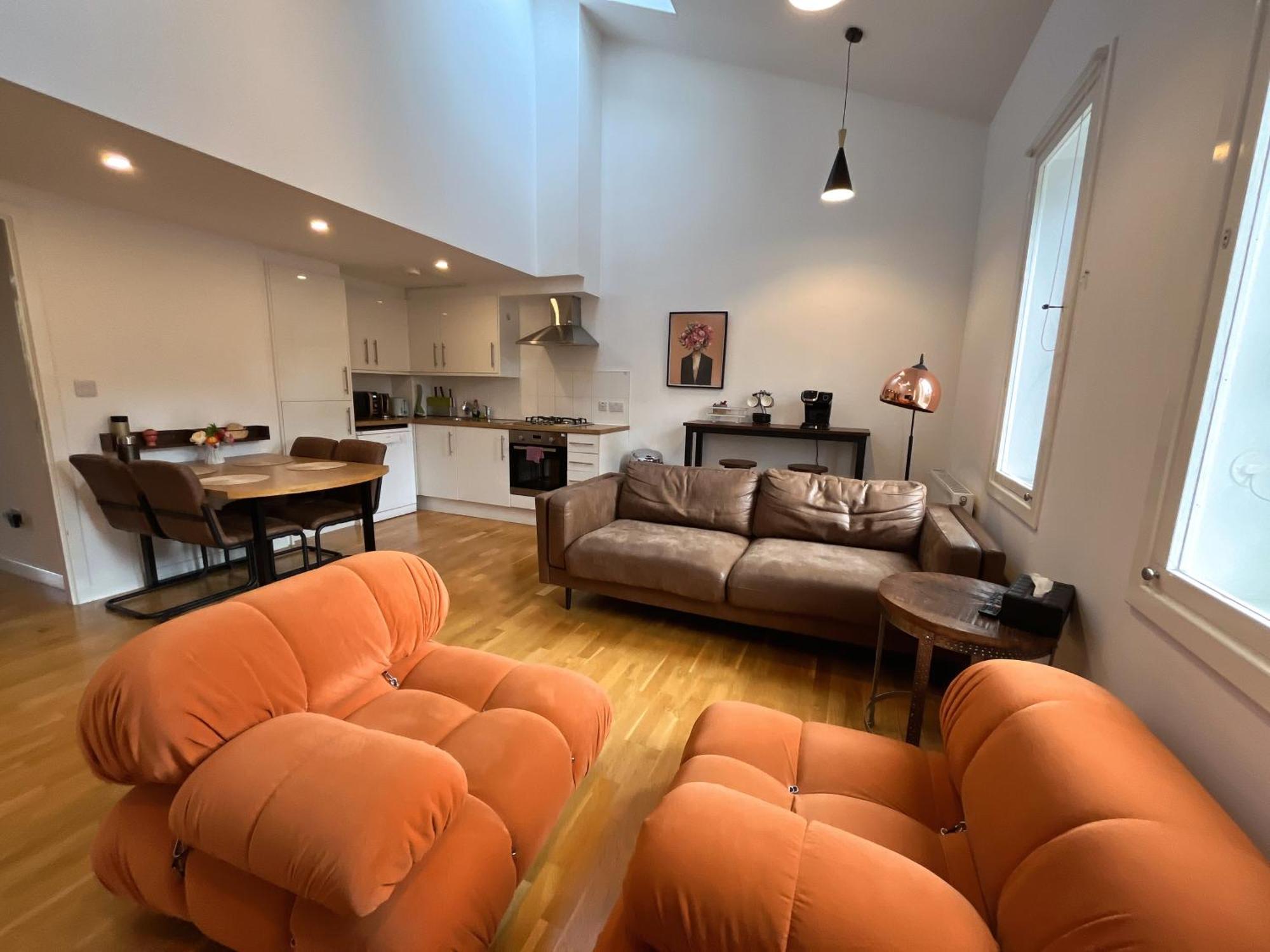 Appartamento 2 Bed 2 Bath With Private Parking Edimburgo Esterno foto